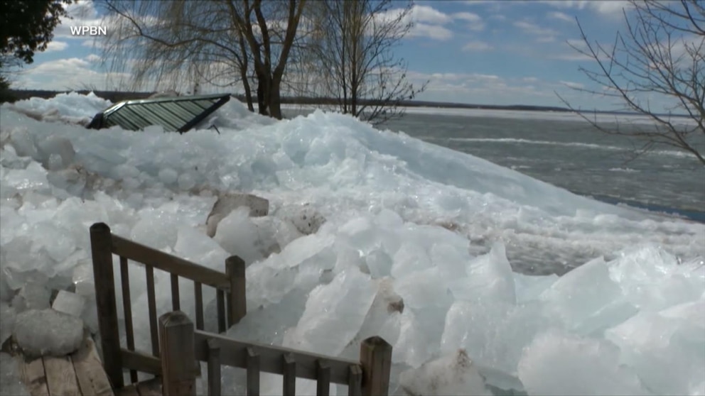 WATCH: Flooding sends ice chunks into Michigan homes