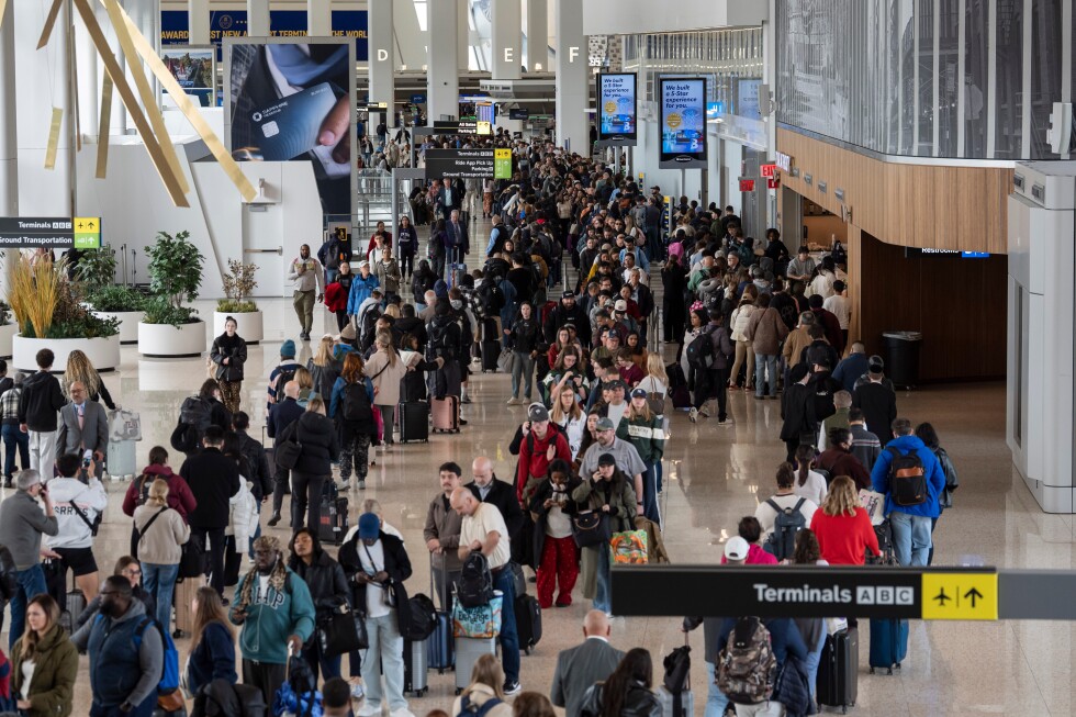 Missed paychecks and airport delays: Pressure mounts on Congress to end the funding shutdown - AP News