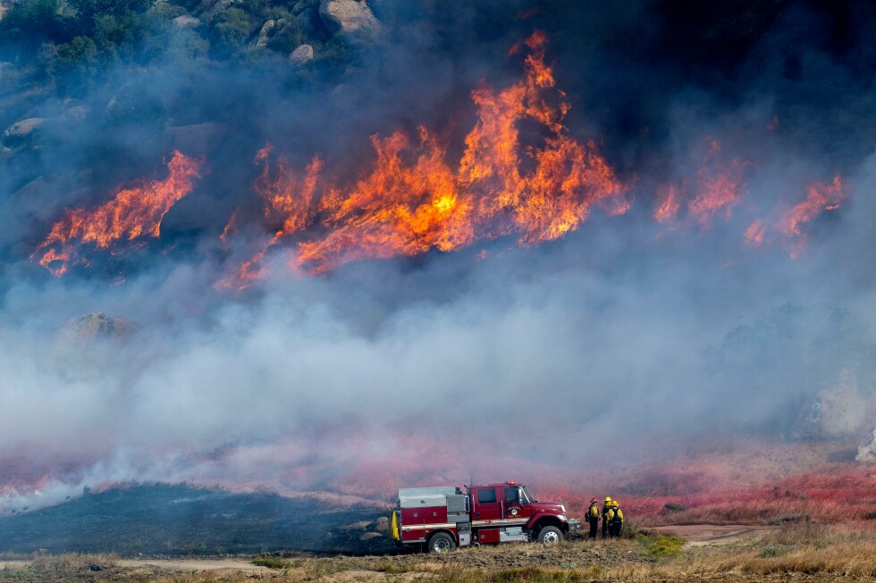 Crews making progress containing Southern California wildfire as some mandatory evacuations remain - apnews.com