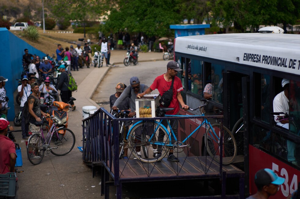 An underwater bus in Havana becomes the ride that matters during Cuba’s fuel crisis - AP News