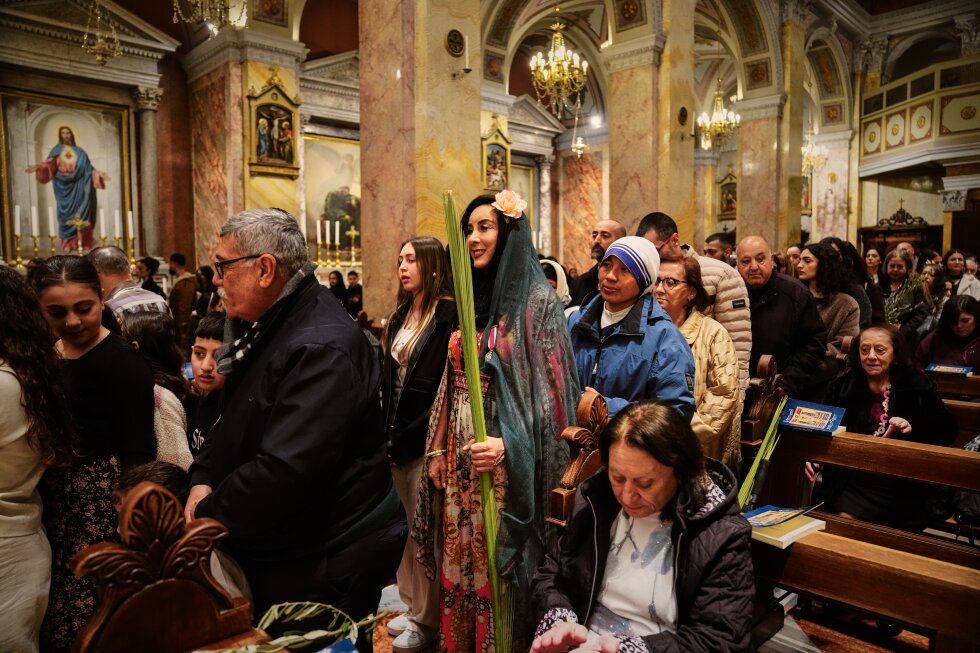 Jerusalem heads into a subdued Passover and Easter under the shadow of the Iran war - AP News