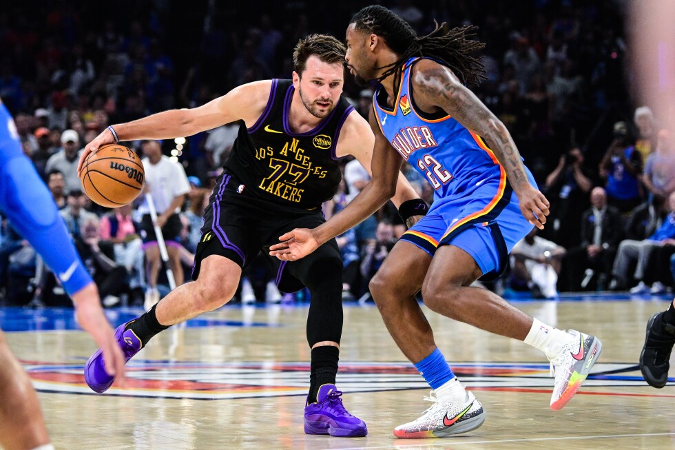 Lakers’ Luka Doncic hurts left hamstring in a blowout loss to Thunder with MRI set for Friday - AP News