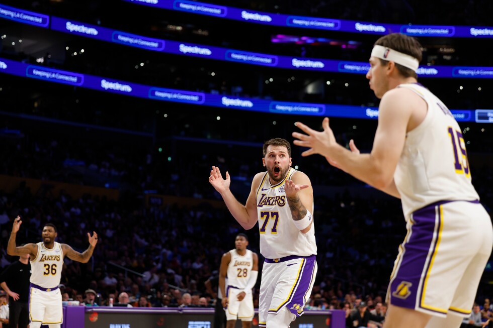 NBA fines Lakers' Luka Doncic $50,000 for gesture toward official in game against the Knicks - AP News