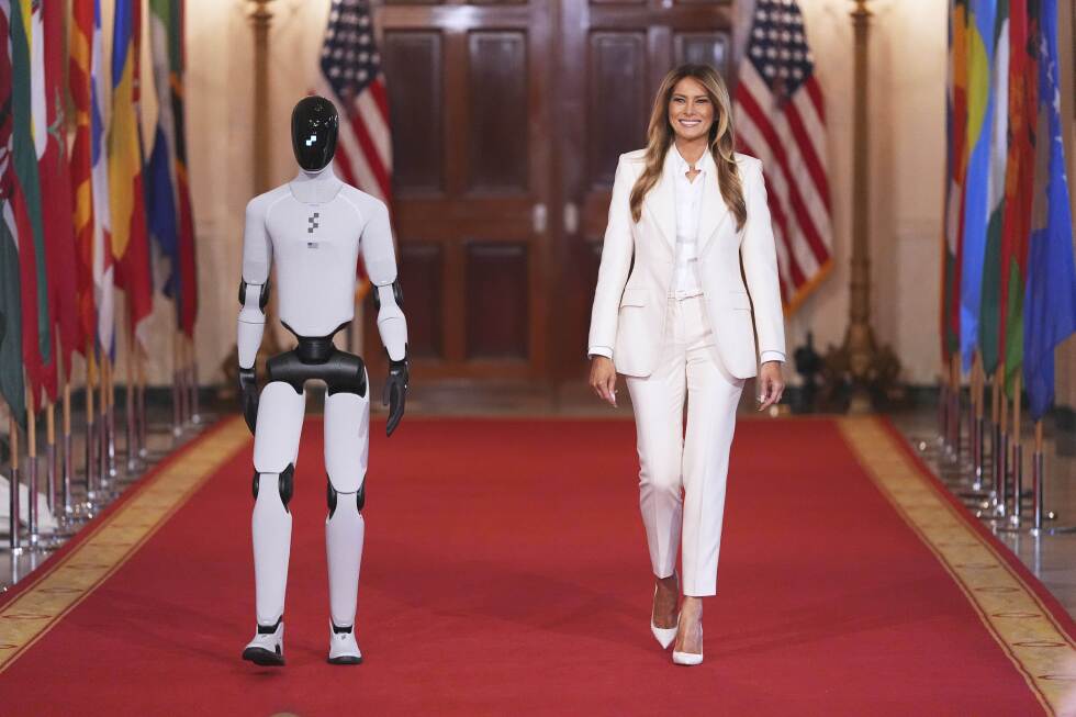 Melania Trump shares the spotlight with a robot at an education and technology event - AP News