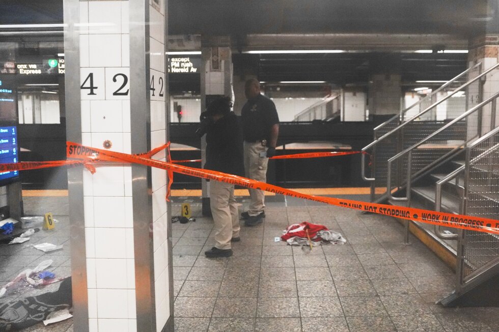 New York subway stabbings leave 3 hurt as police shoot and kill knife-wielding man, officials say - AP News