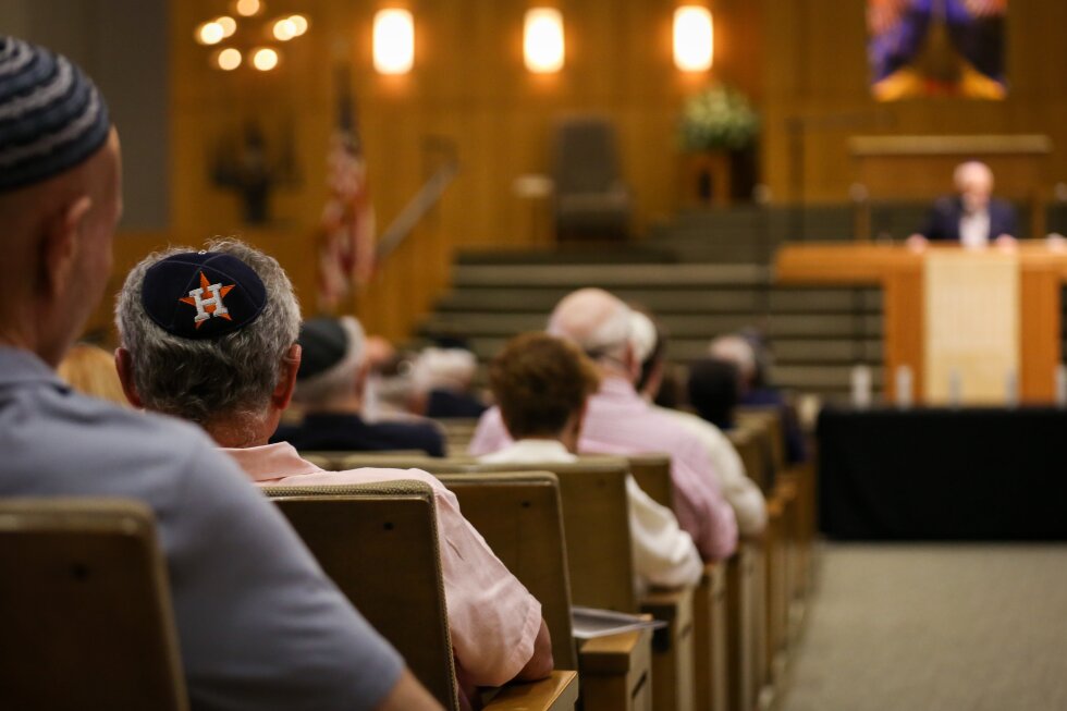 2 young people arrested in alleged plot to attack Houston synagogue - AP News