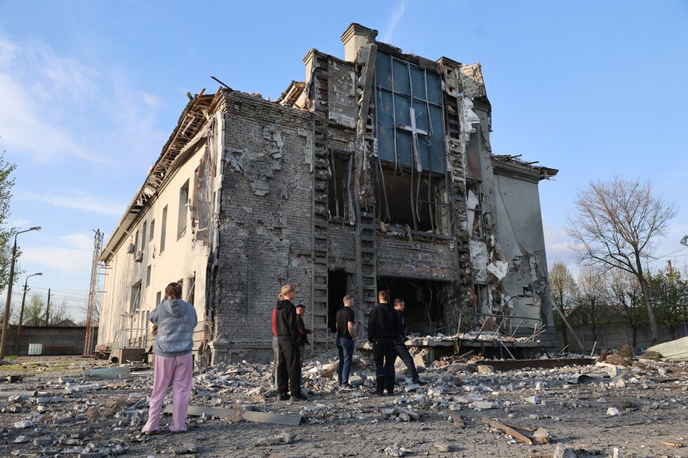 Russian attacks kill at least 2 as Ukraine strikes a Russian drone factory - AP News