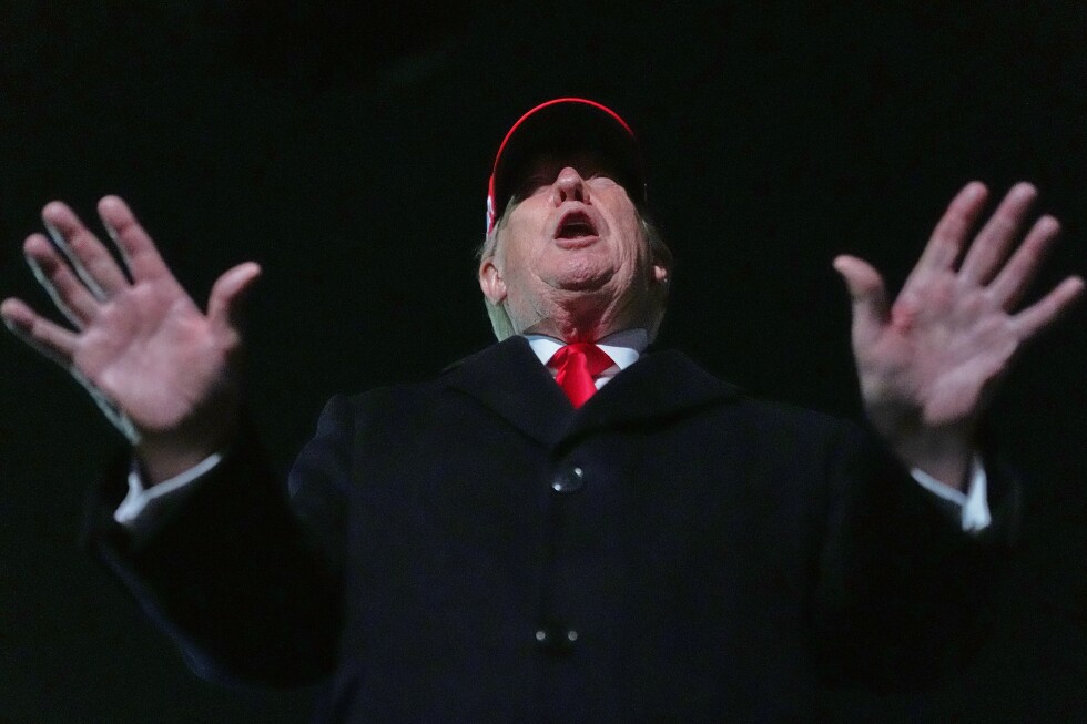 Trump lambasts Pope Leo XIV, extending feud over Iran war with first American pontiff - AP News