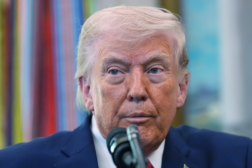 Trump showed off a classified map during a 2022 plane trip, a Democratic lawmaker alleges - AP News