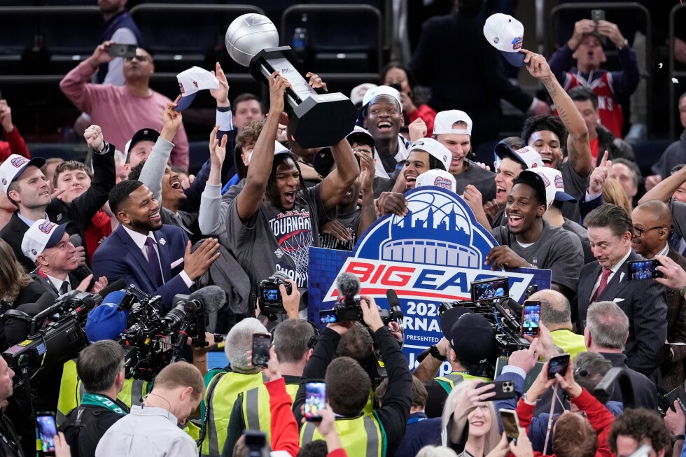 Ejiofor leads No. 13 St. John's to 72-52 rout of No. 6 UConn for 2nd straight Big East tourney title - AP News