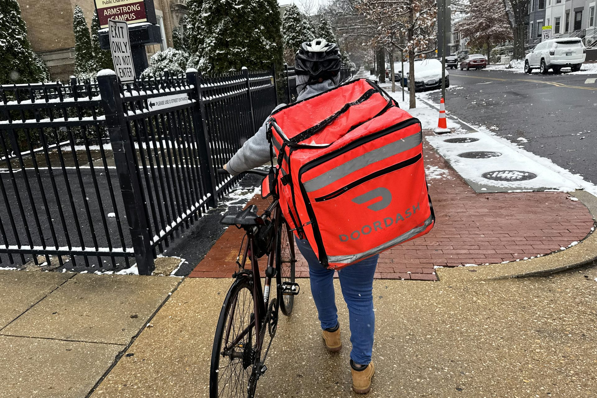 What gig workers and employees who get tips need to know about the new no-tax-on-tips tax break