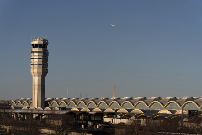 Ground stop at 3 DC-area airports due to ‘strong chemical smell’ - WTOP