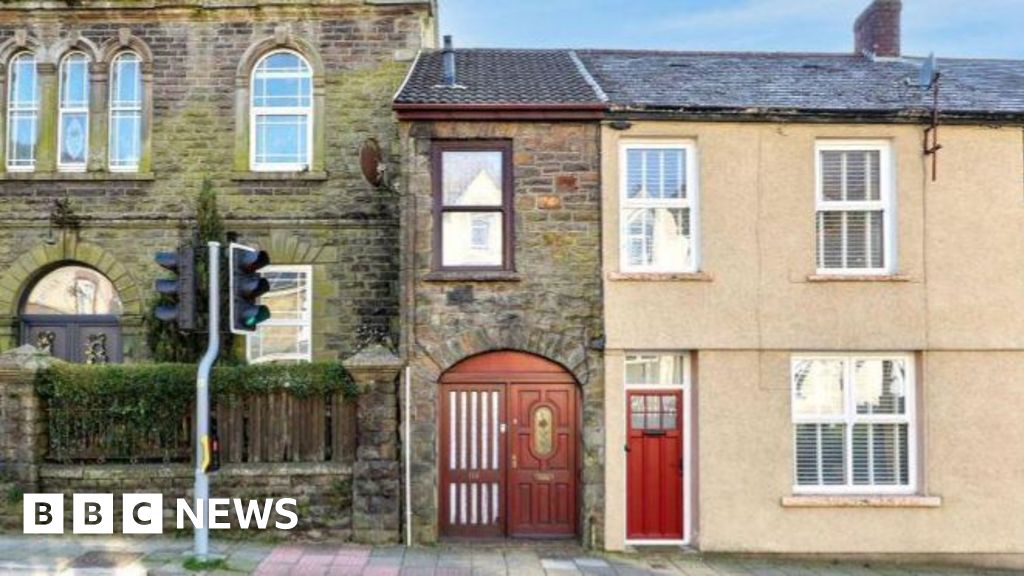 Super-slim Welsh house sells for just £45,000