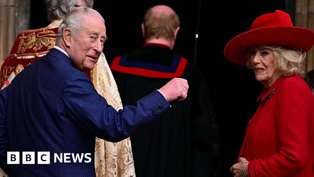 Royals attend Windsor Easter Sunday service