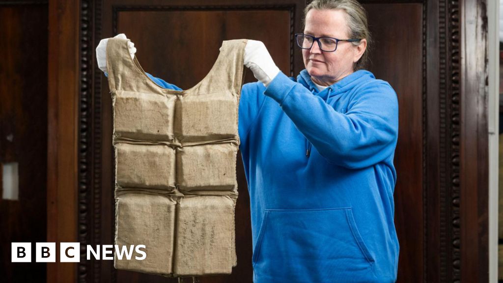 Titanic life jacket sells for £670,000 at auction