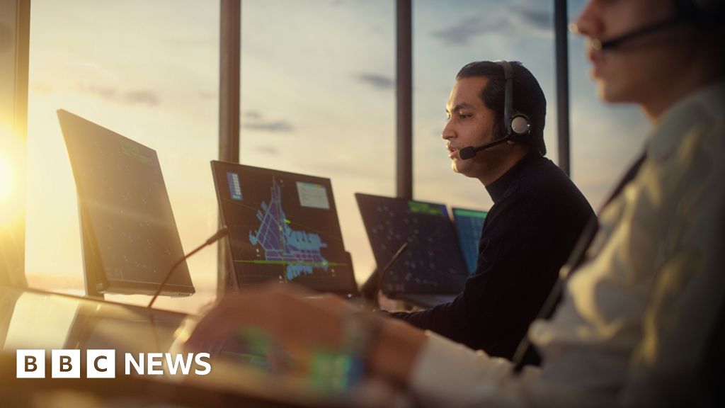 How passenger planes keep flying during a war