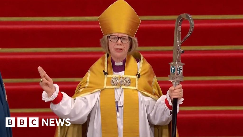 Watch: History made as Dame Sarah Mullally becomes Archbishop of Canterbury