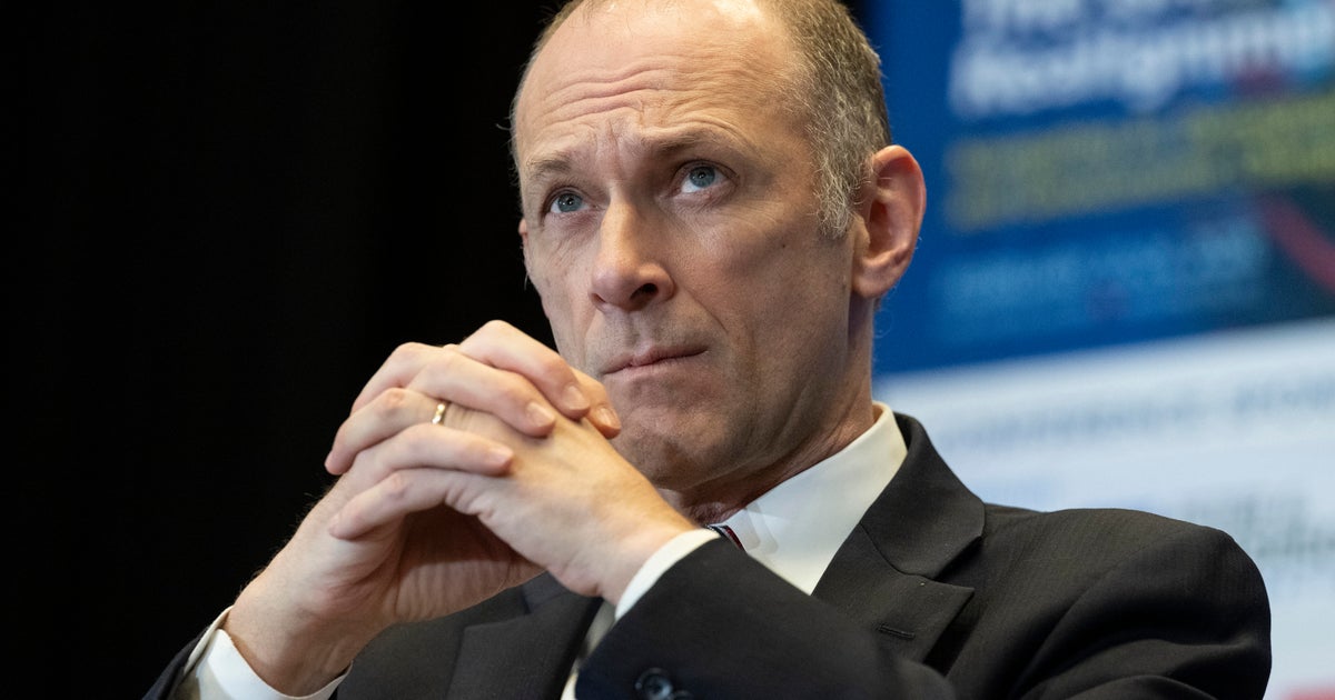 Chicago Fed's Goolsbee says he sees inflation as risk to 2026 rate cuts