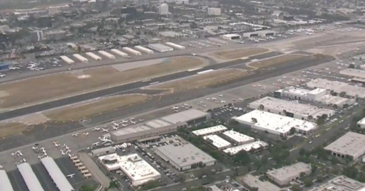 Close call between United Airlines flight, Black Hawk helicopter in California