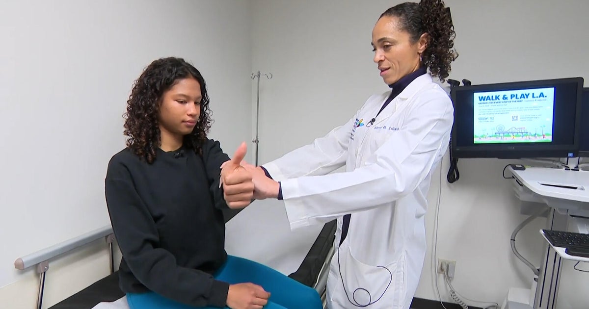 Doctor's nutrition tips for young athletes to avoid injuries