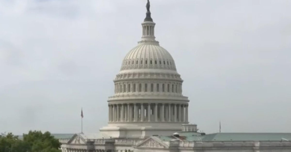 How do congressional staff report misconduct by their bosses?