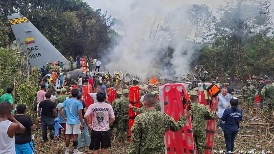 Colombia military plane crashes killing dozens - DW.com