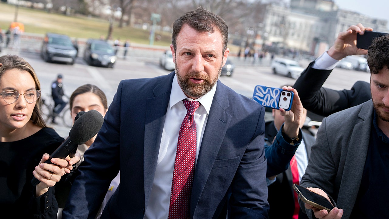 Mullin's confirmation survives key test vote as DHS remains shutdown - Fox News