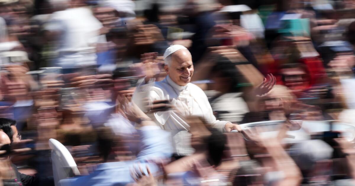 Commentary: Pope Leo's brave stance against Trump - Los Angeles Times