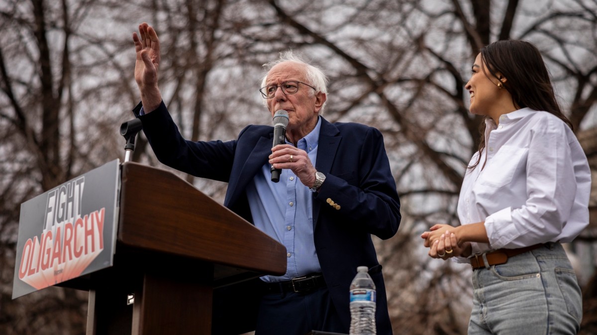 Bernie Sanders and AOC Are Pushing a Moratorium on Data Center Construction