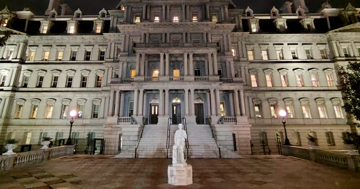 Trump places statue of Christopher Columbus near the White House - NBC News