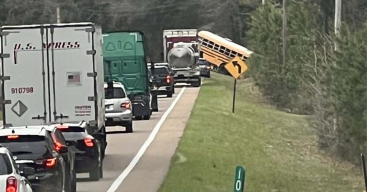 2 students killed in crash involving a Kenwood Middle School bus - News Channel 5 Nashville