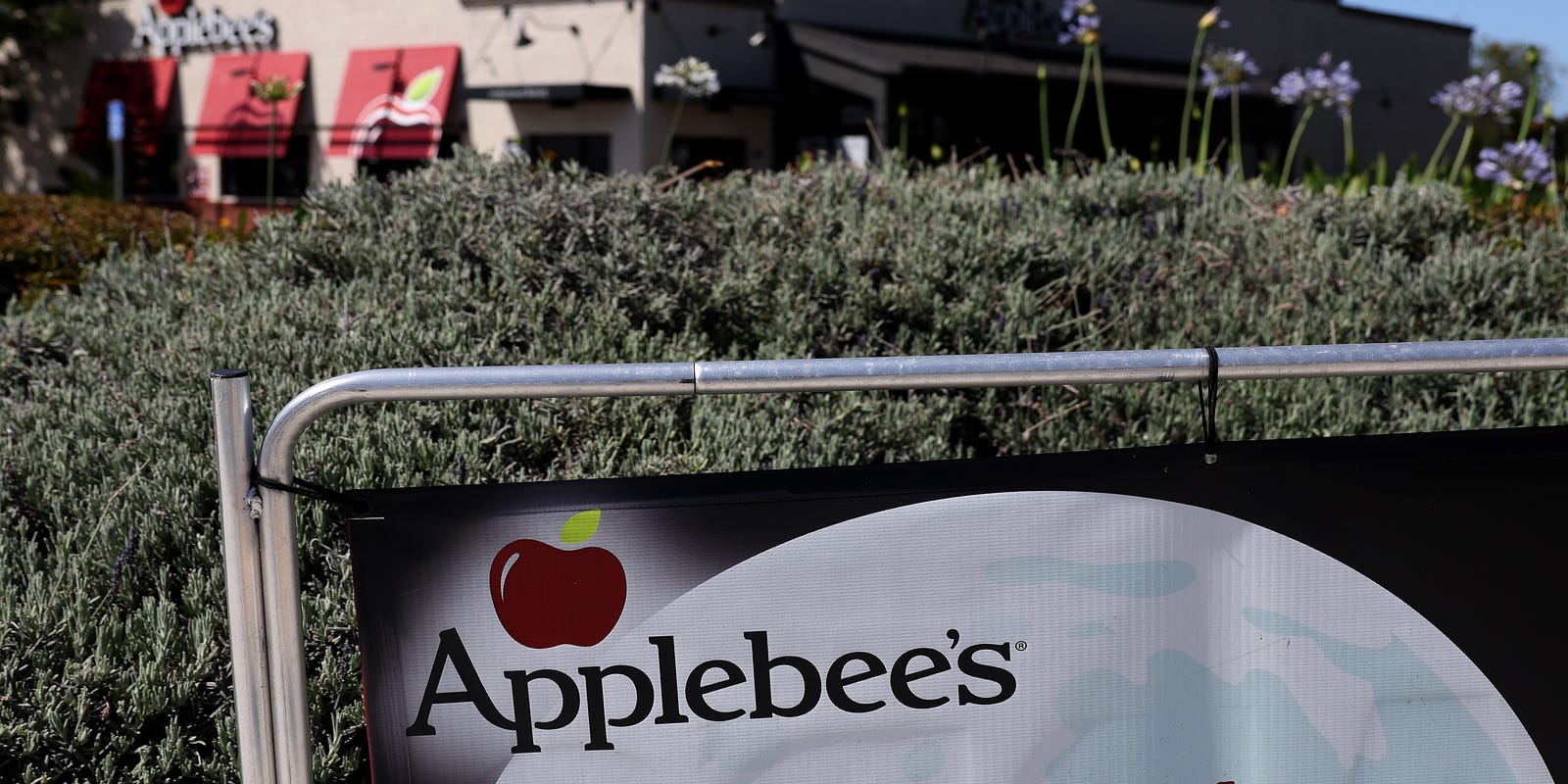 Applebee’s franchisee files bankruptcy amid wave of closures - USA Today