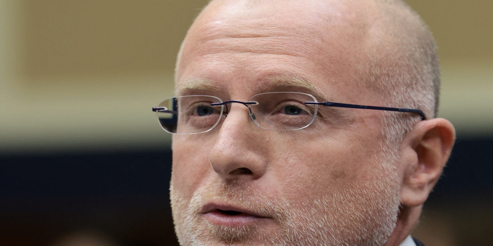 FCC chair threatens broadcasters over Iran war coverage - USA Today