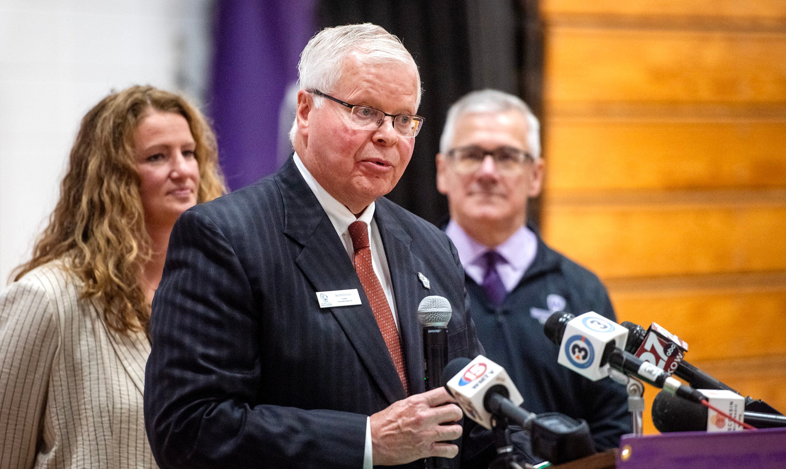 Universities of Wisconsin president refuses to leave after being told to resign or be fired - WPR