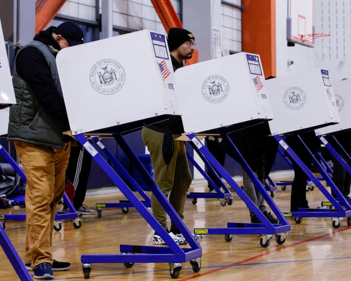 ‘The system is broken’: grassroots Democratic outreach group aims to reconnect with voters