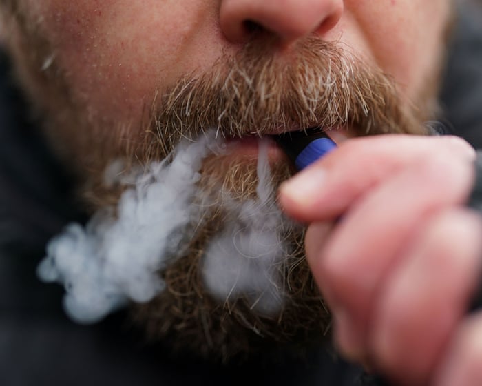 Vaping likely to cause lung and oral cancer, Australian researchers find in new review of evidence