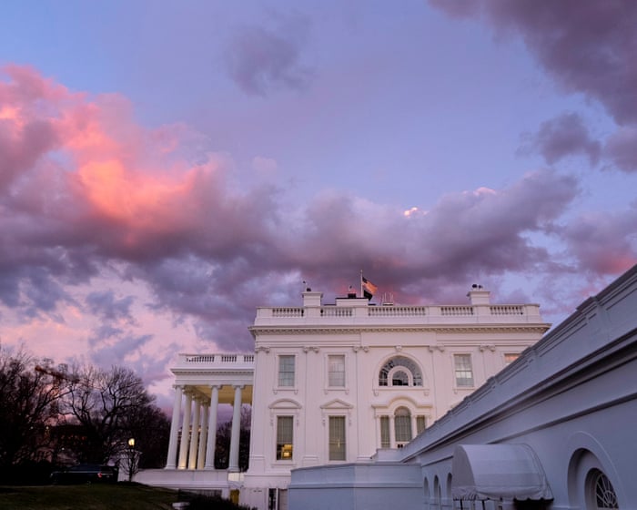 Why are White House journalists partying with Trump? | Margaret Sullivan