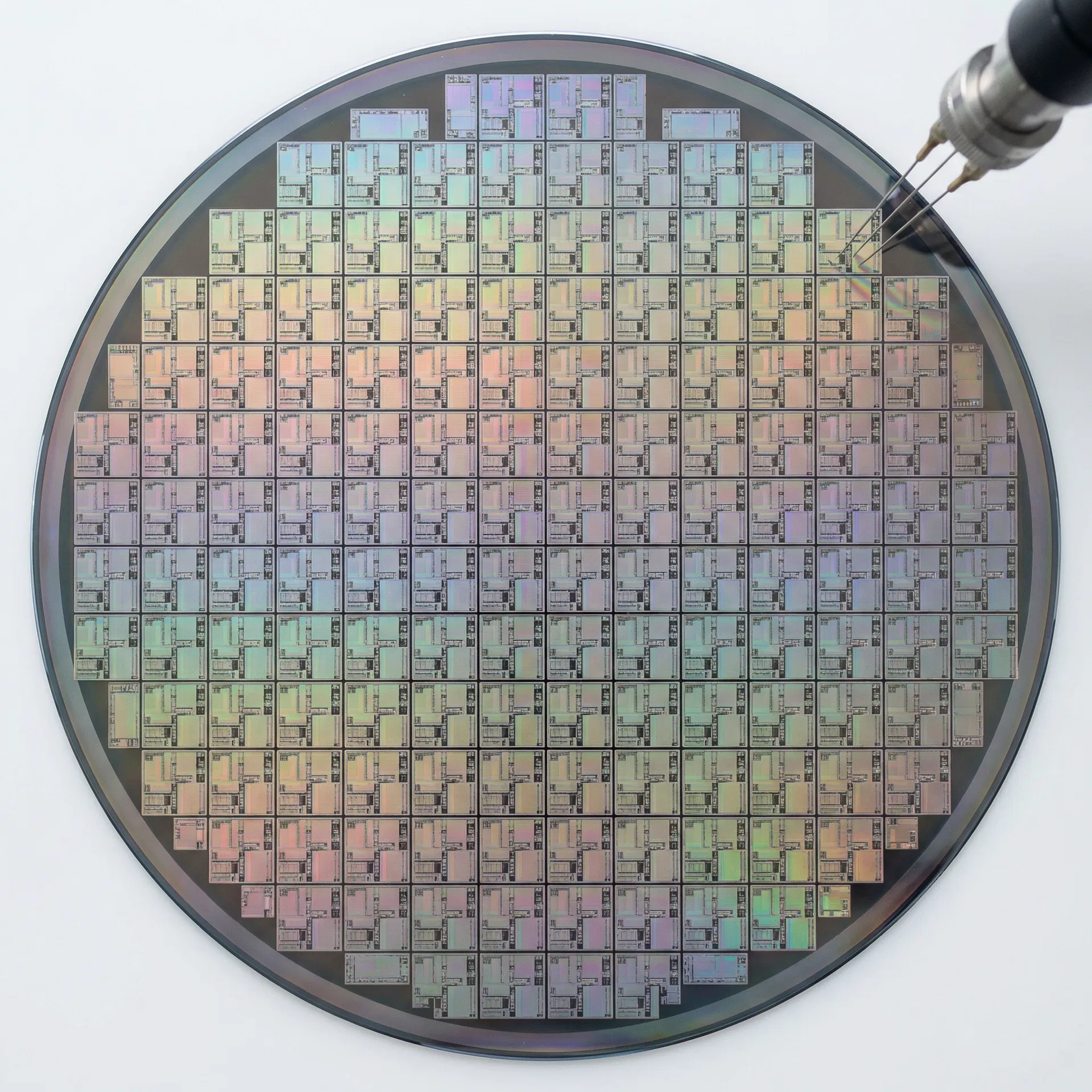 Silicon wafer — precision manufacturing