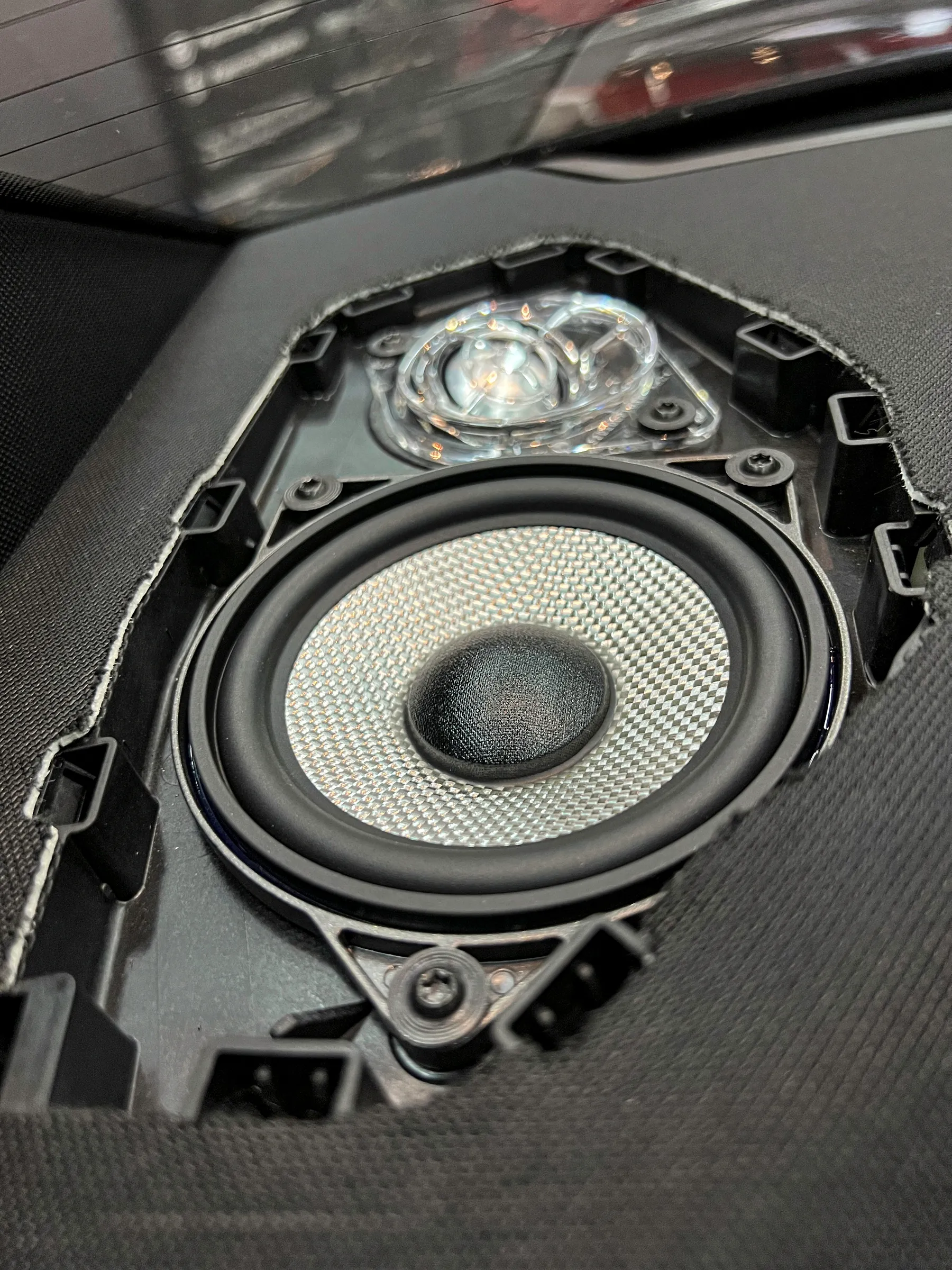 B&W Speakers with Interior Ambient Lighting (G20 H/K - M340i) 6