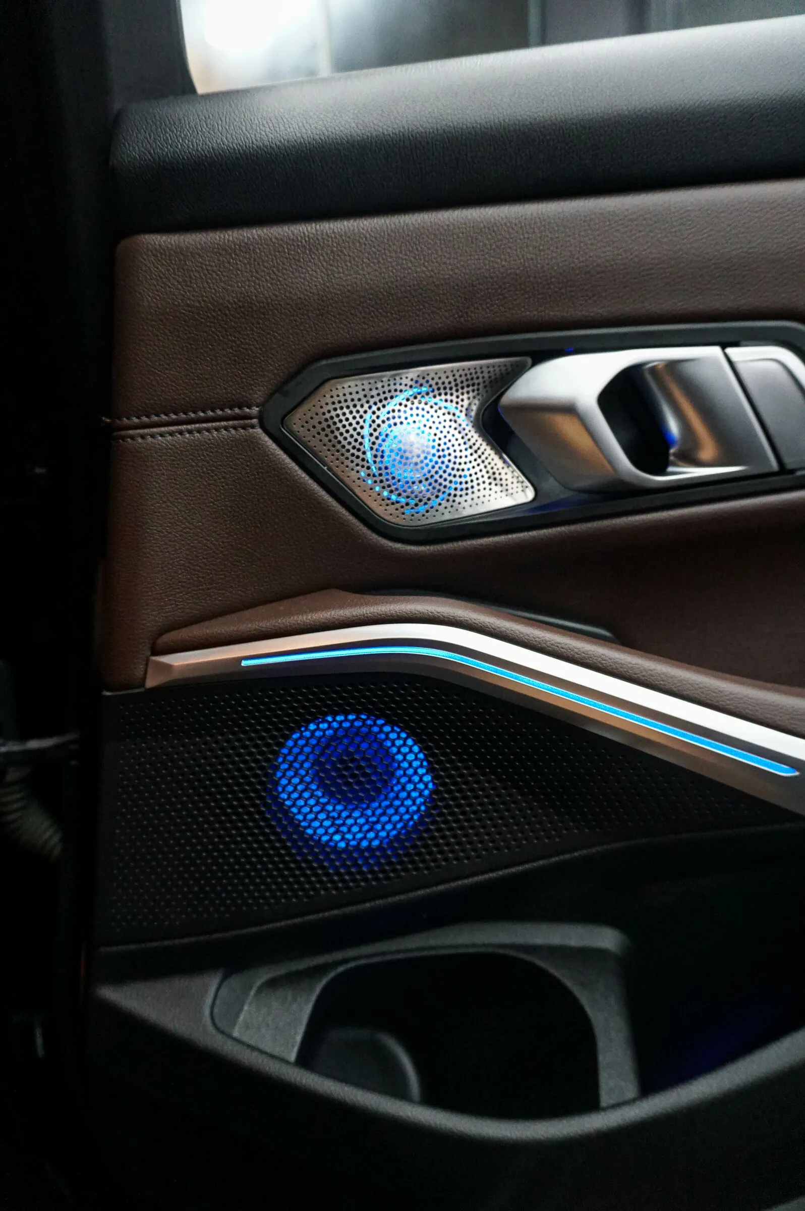 B&W Speakers with Interior Ambient Lighting (G20 HiFi - 330i 330e 330Li) 7