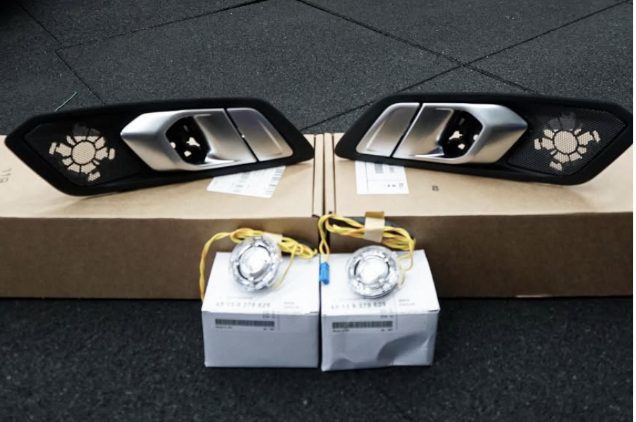 Original Rear Door Handle with Tweeter (G20/G28)