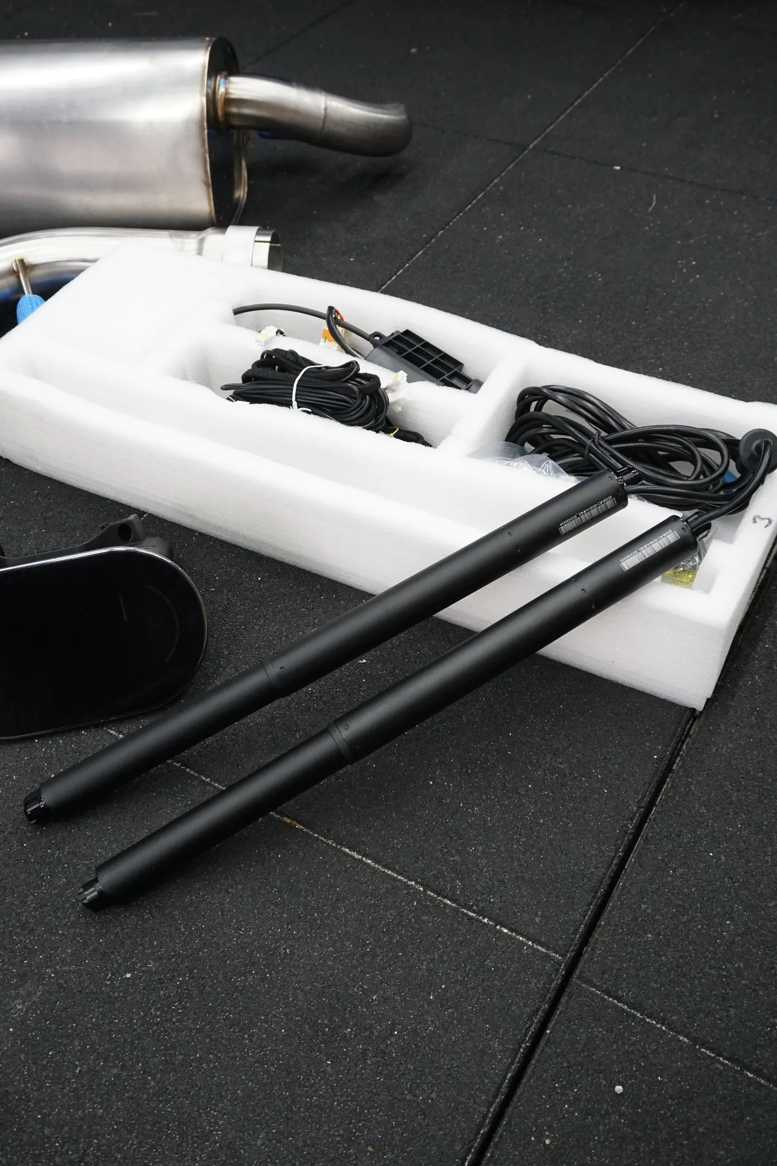 Powered Tailgate Retrofit — F44