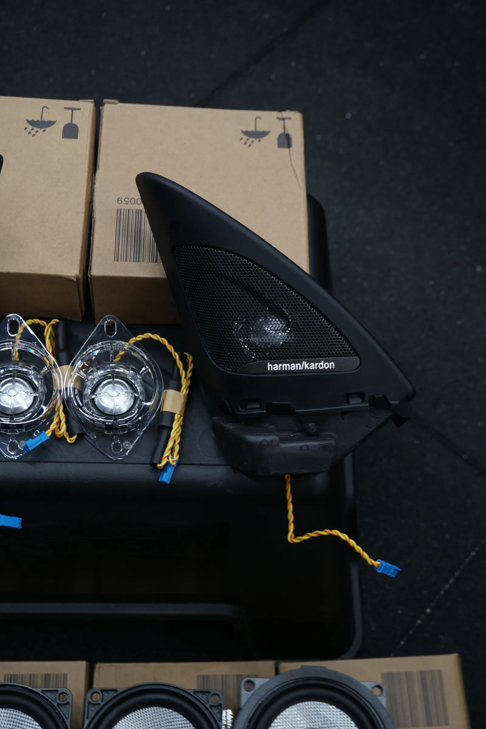 Bowers & Wilkins — F22/F87 Stereo 2