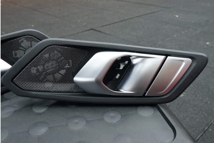 Original Rear Door Handle with Tweeter (G20/G28) 2