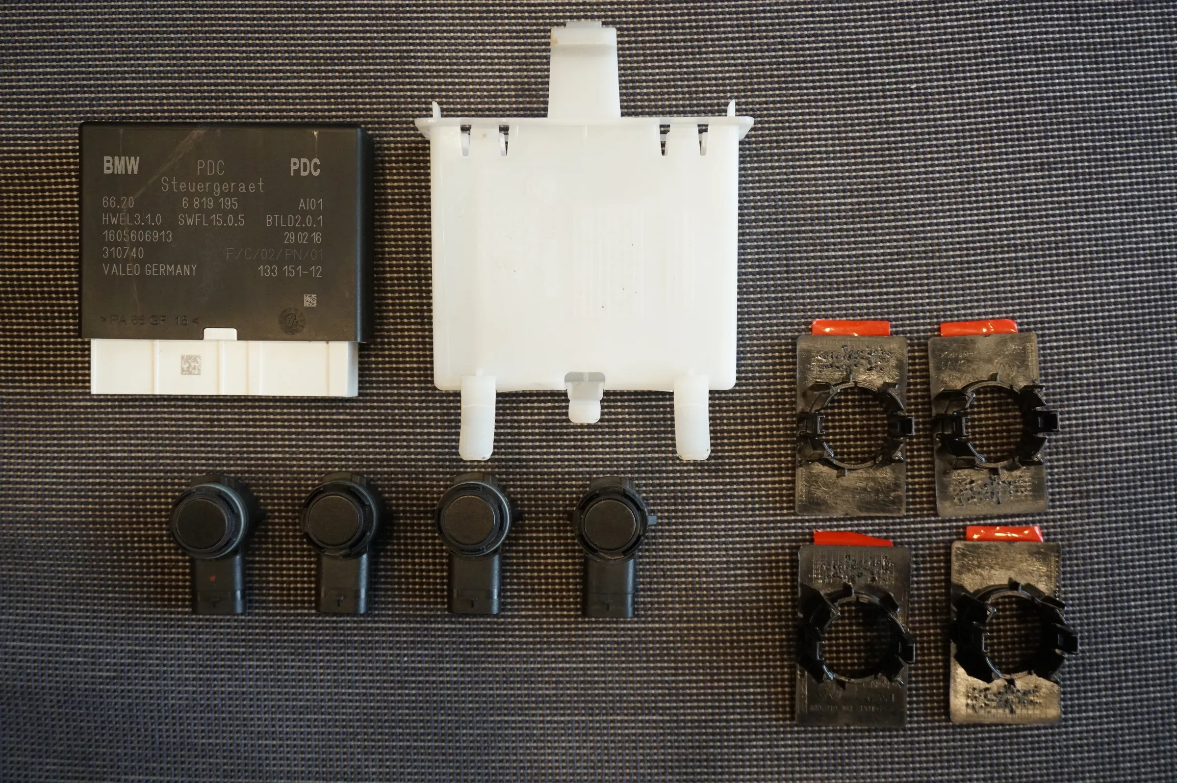 Parking Distance Control (PDC) — BMW