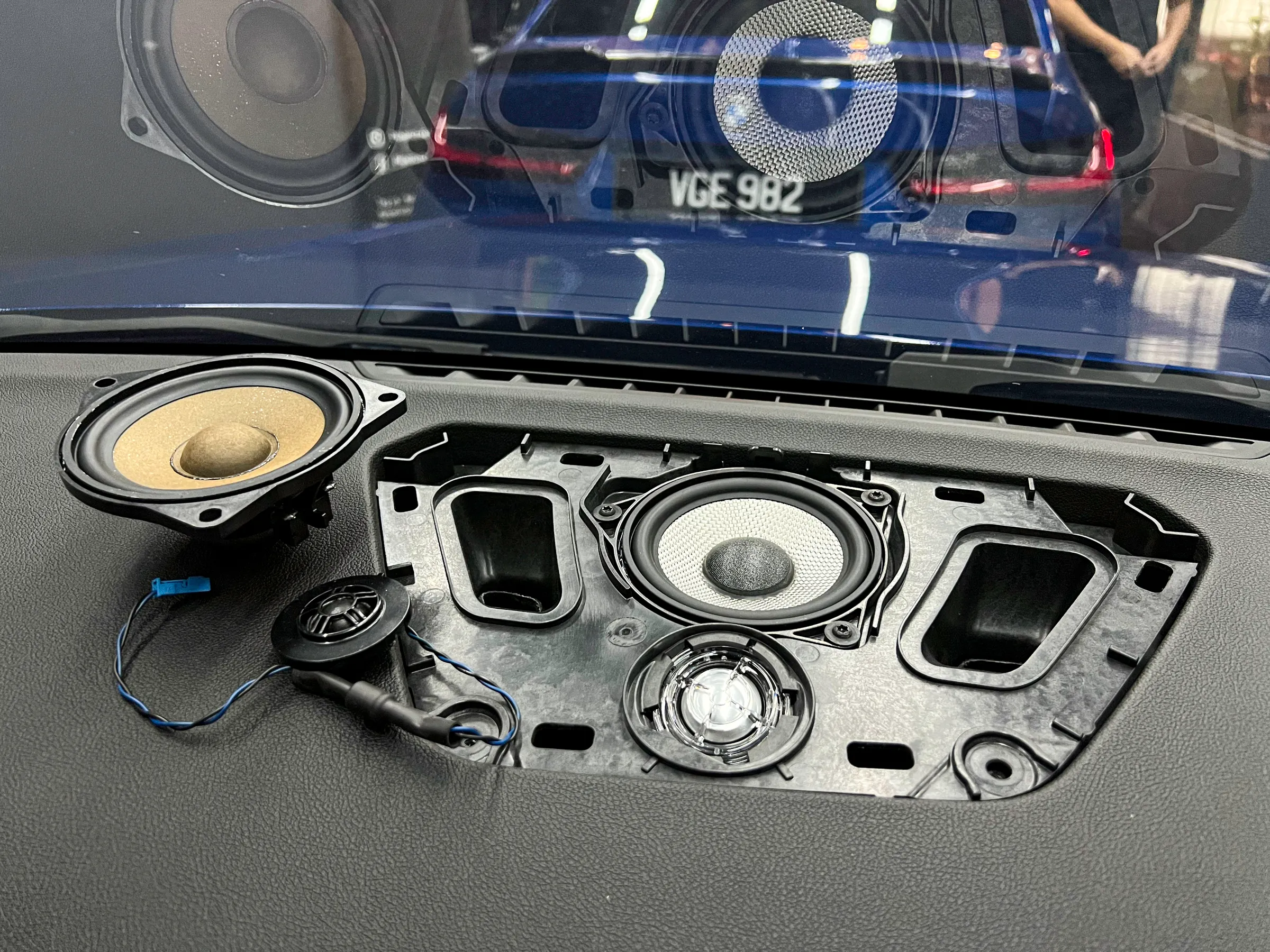 B&W Speakers with Interior Ambient Lighting (G20 HiFi - 330i 330e 330Li) 5