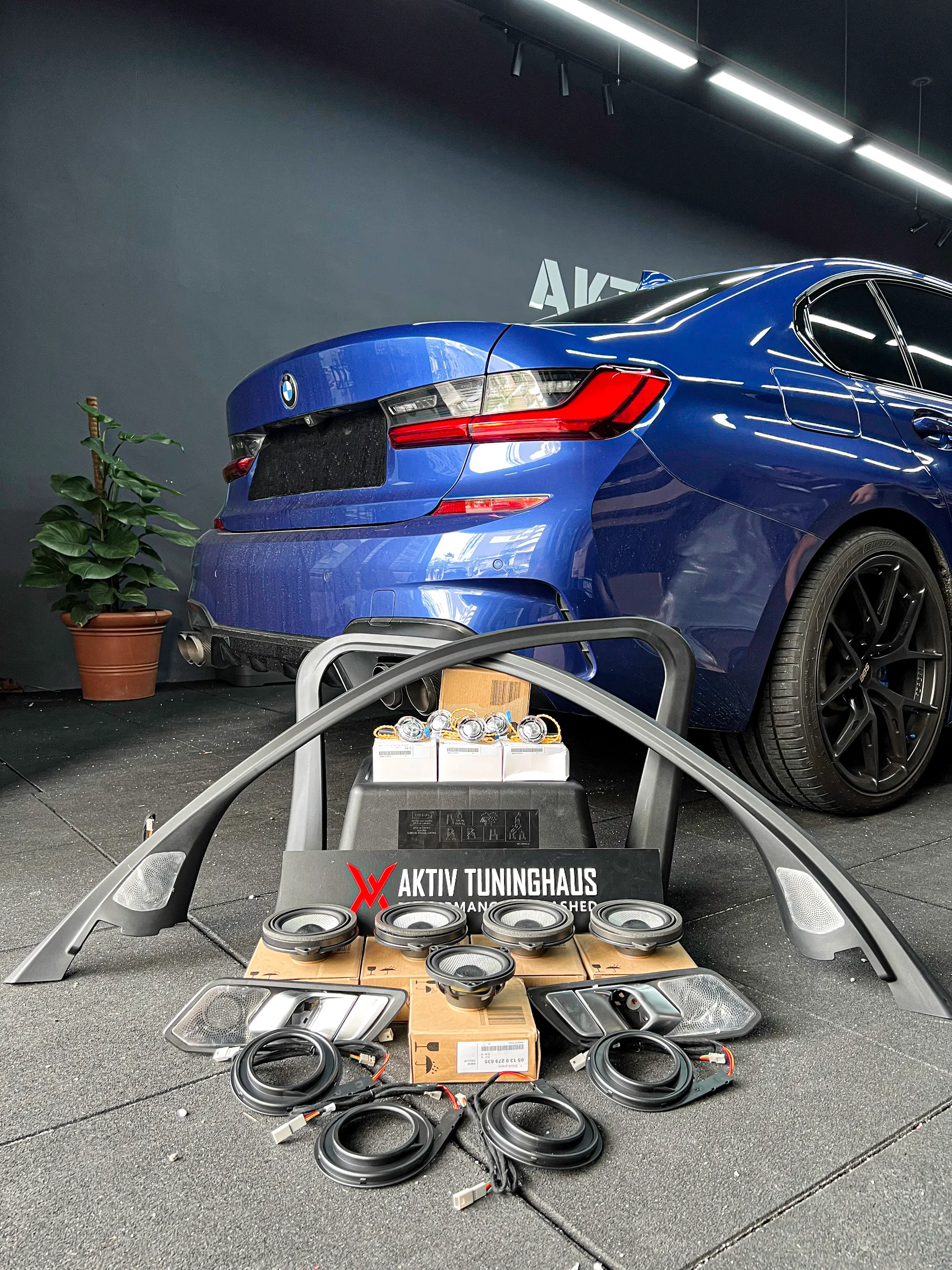 B&W Speakers with Interior Ambient Lighting (G20 HiFi - 330i 330e 330Li)