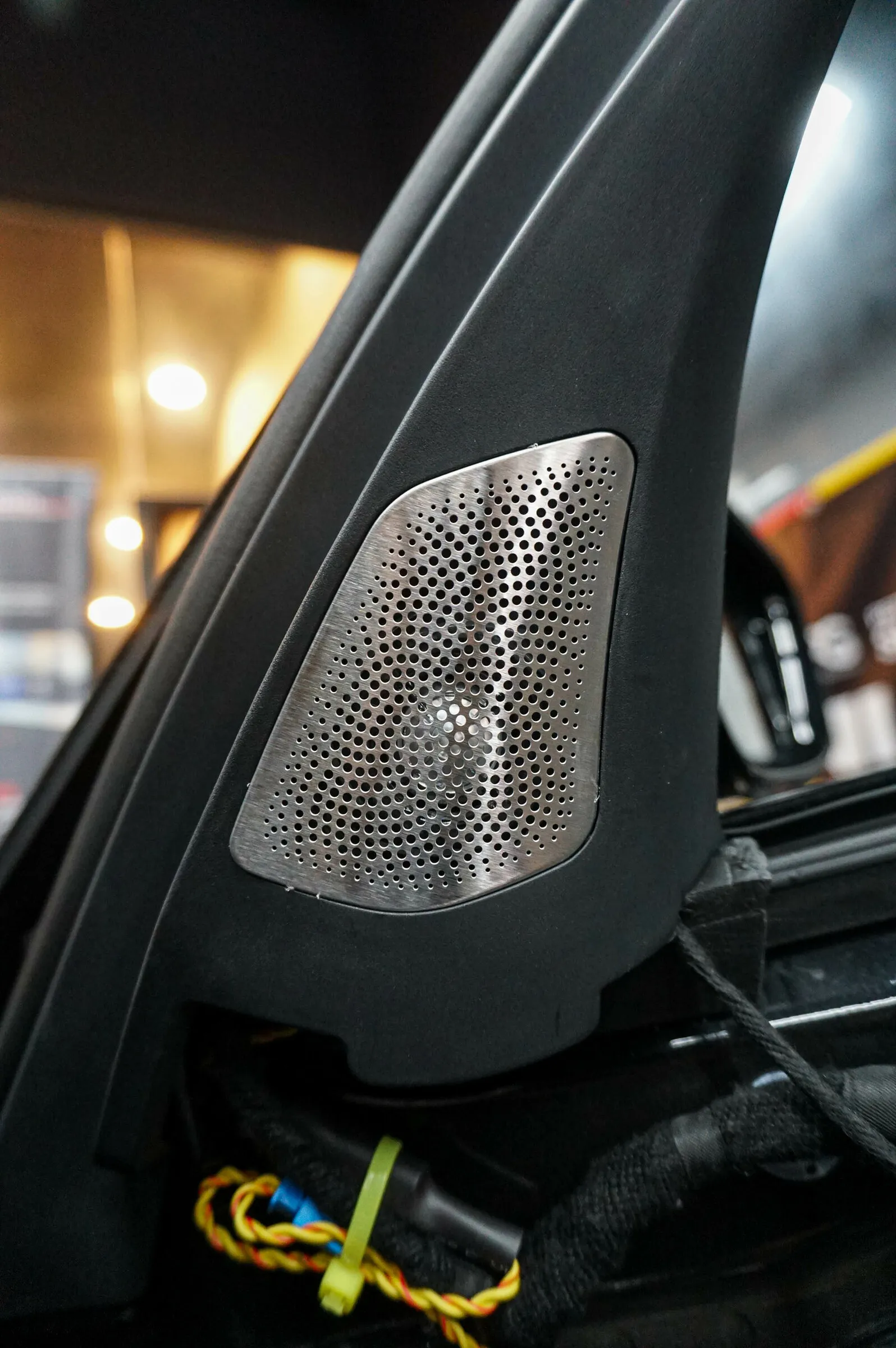 B&W Speakers with Interior Ambient Lighting (G20 HiFi - 330i 330e 330Li) 6