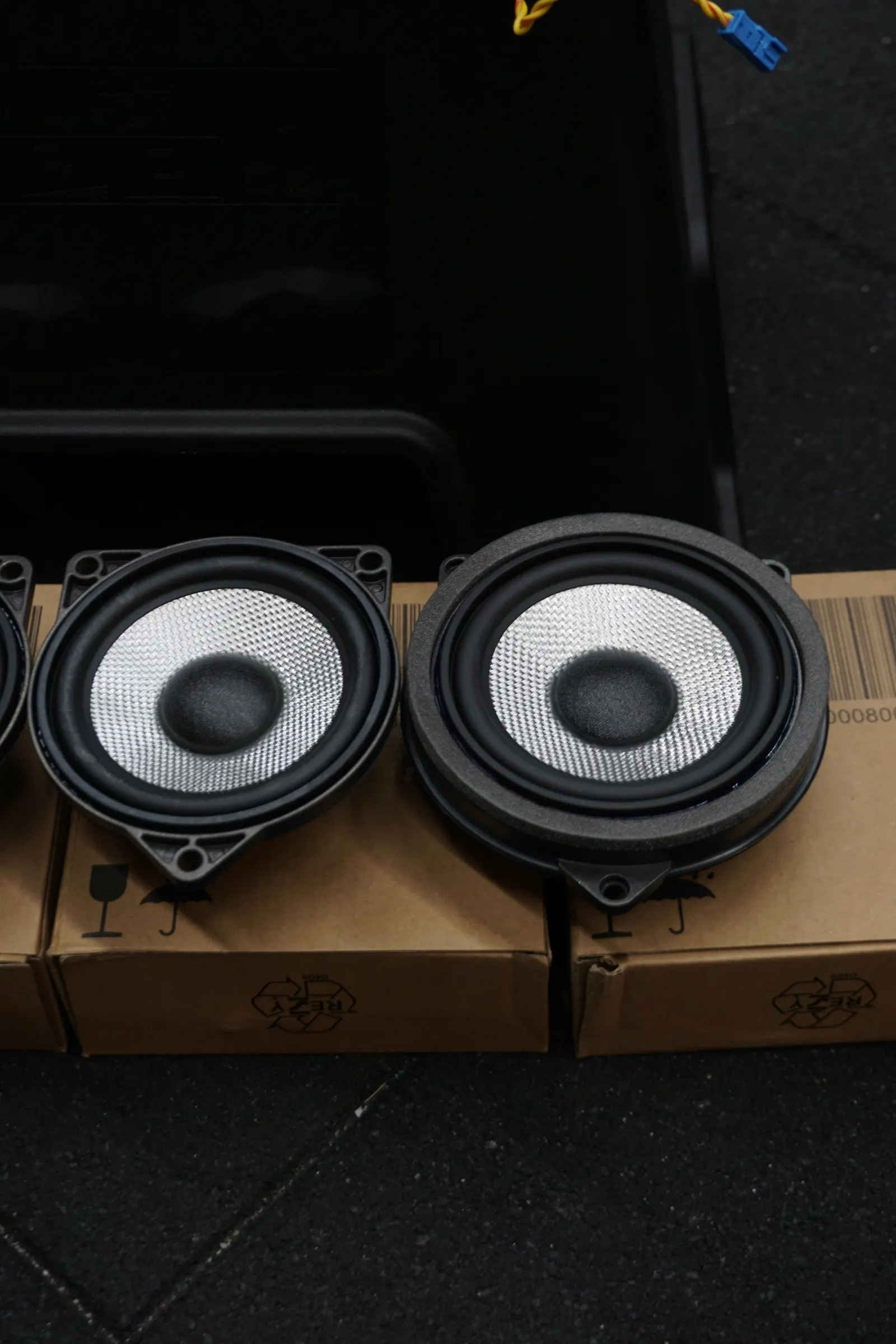 Bowers & Wilkins — F22/F87 Stereo 3