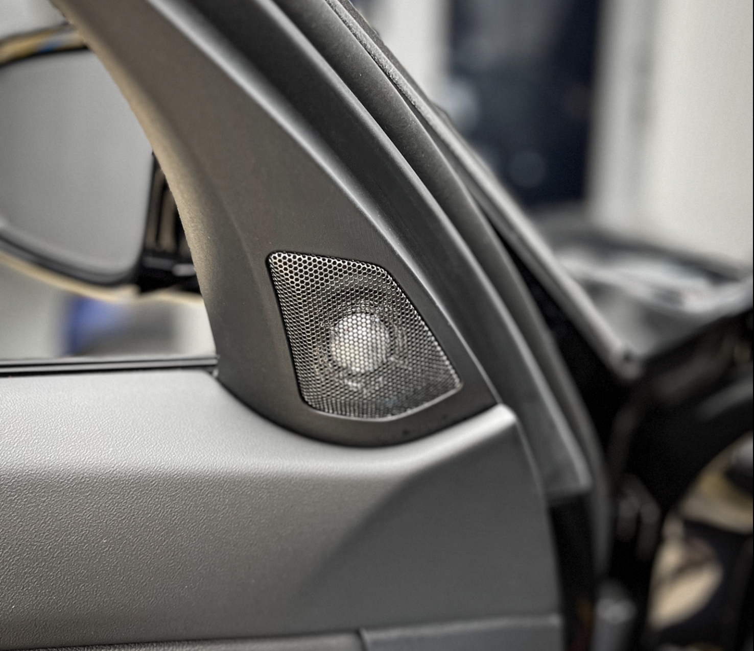 Bowers & Wilkins — G20 3 Series (Harman Kardon) 4